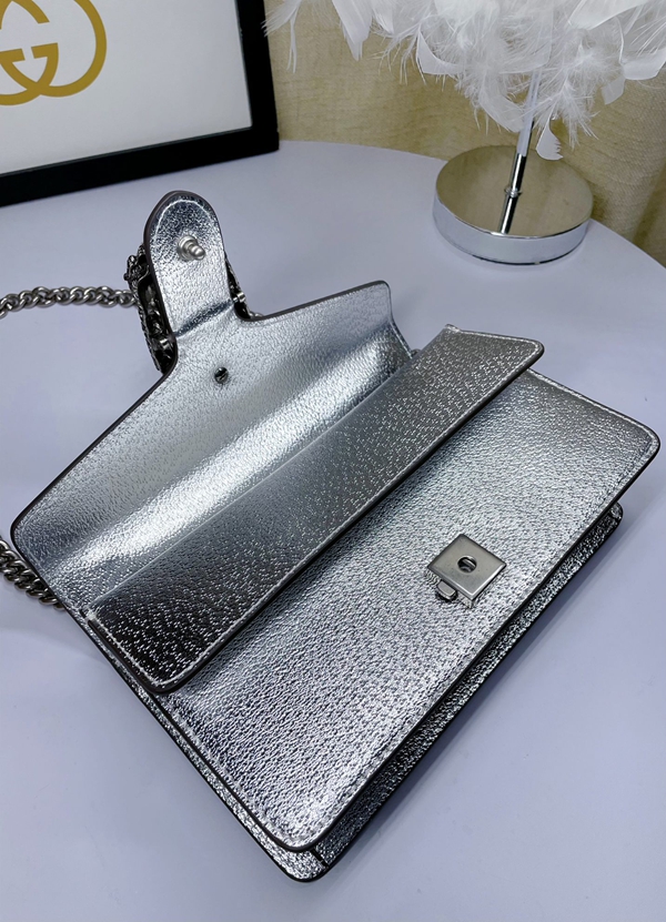 激安グッチバッグコピー着用イメージ